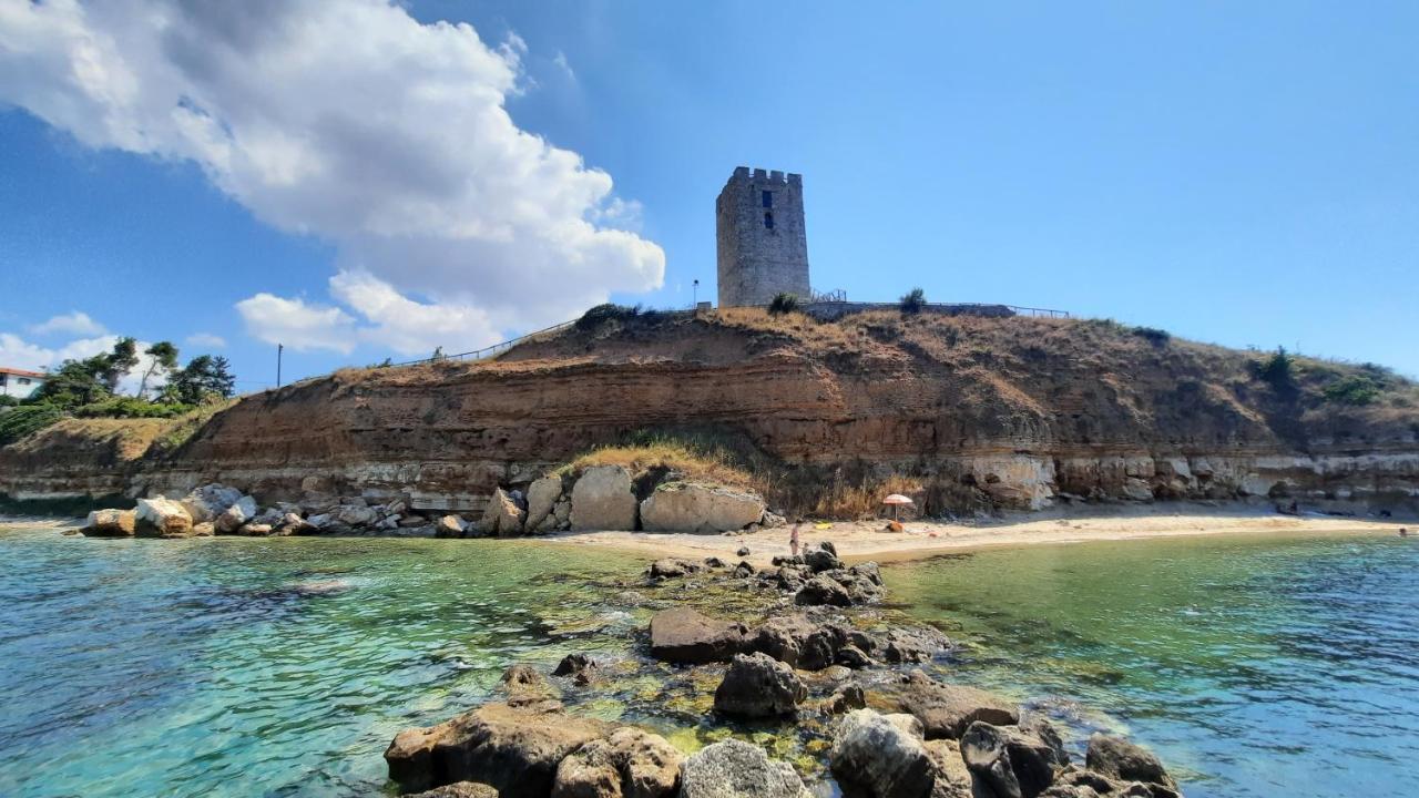 Villa Madeleine Tower View Néa Fókaia Εξωτερικό φωτογραφία