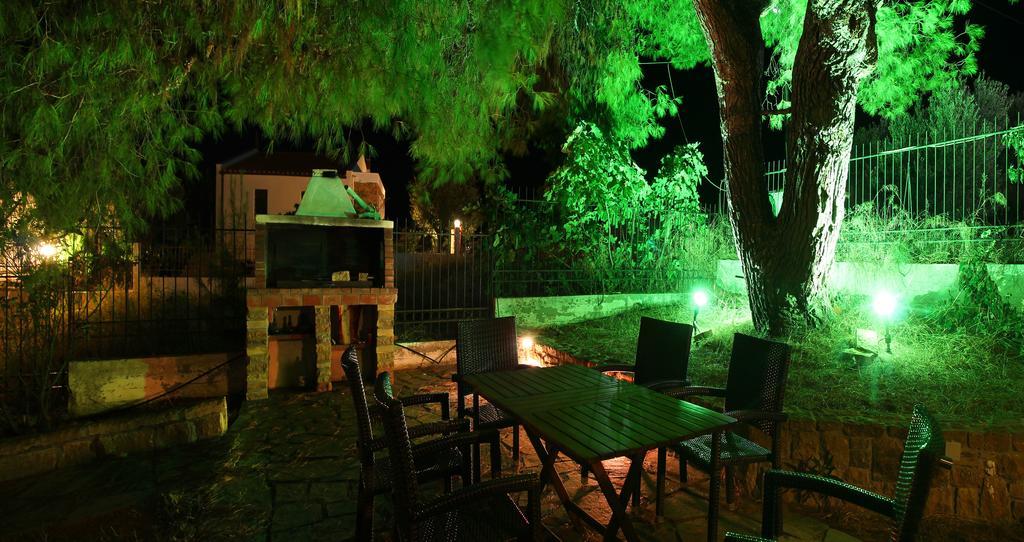 Villa Madeleine Tower View Néa Fókaia Εξωτερικό φωτογραφία