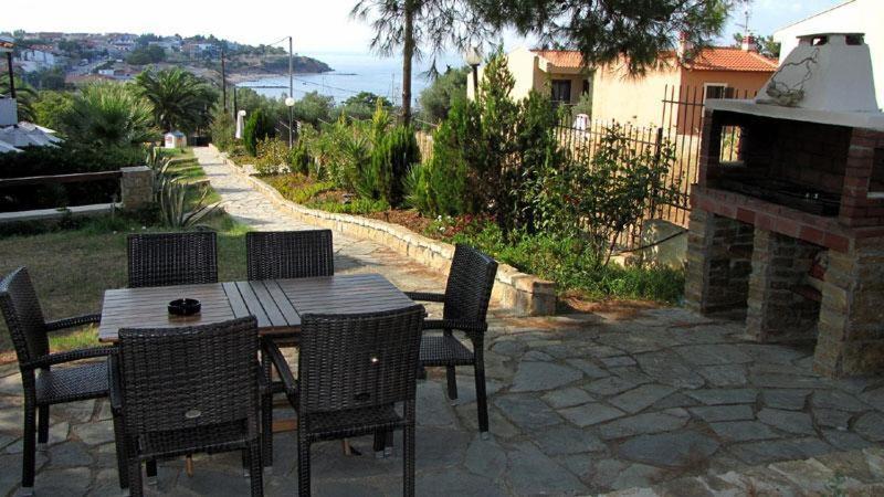 Villa Madeleine Tower View Néa Fókaia Εξωτερικό φωτογραφία