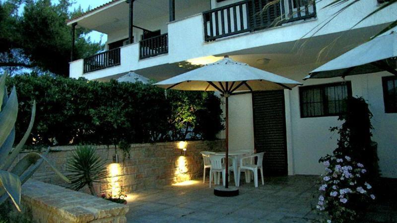 Villa Madeleine Tower View Néa Fókaia Εξωτερικό φωτογραφία