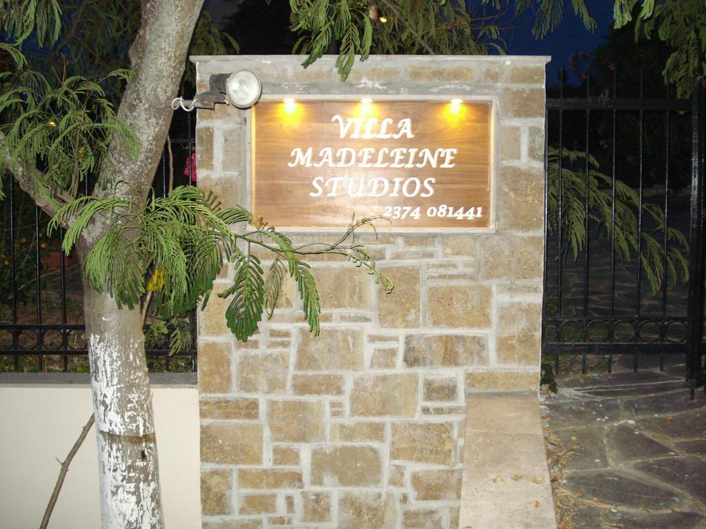 Villa Madeleine Tower View Néa Fókaia Εξωτερικό φωτογραφία