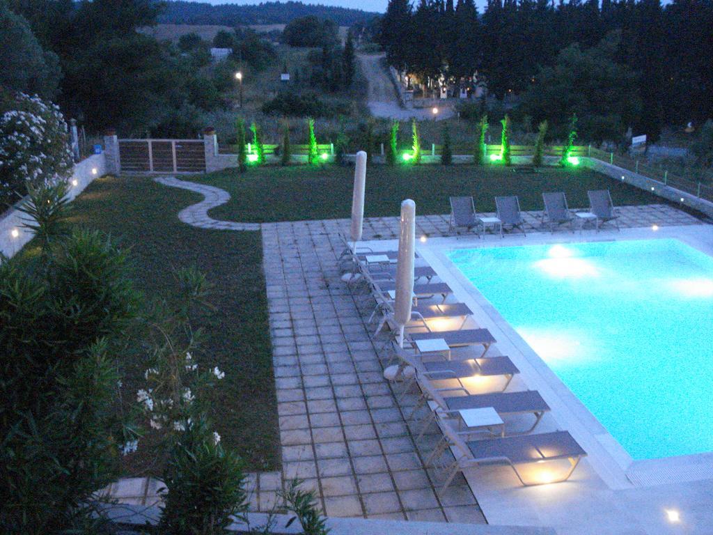 Villa Madeleine Tower View Néa Fókaia Εξωτερικό φωτογραφία