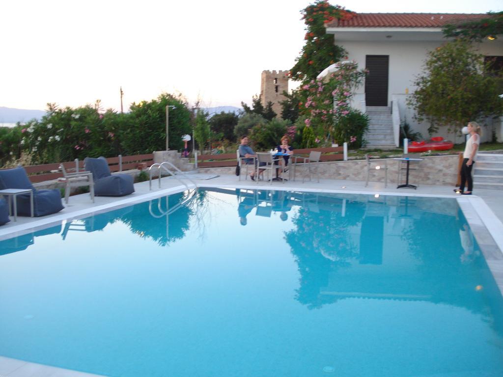Villa Madeleine Tower View Néa Fókaia Εξωτερικό φωτογραφία